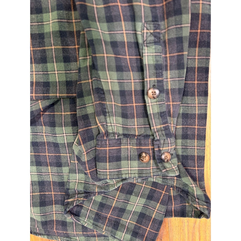 Duluth Trading Co Flannel Shirt Large Green Plaid Outdoor Workwear Rugged Cotton - Picture 9 of 10